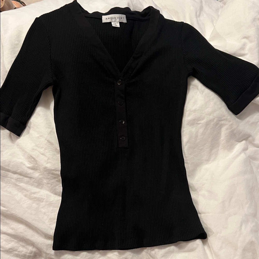 Amour Vert Black V-Neck Buttoned Top